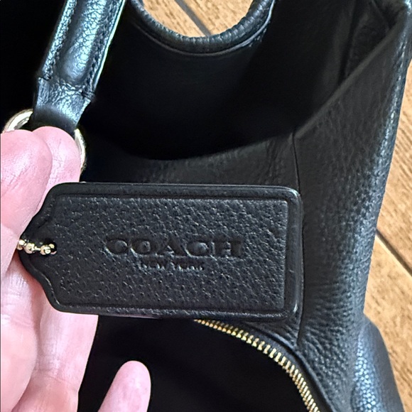 Coach Madison Phoebe Shoulder Bag in black pebbled leather with gold-tone - Picture 7 of 14